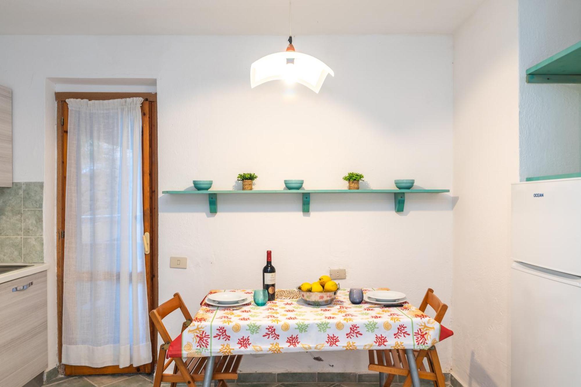 Piazzetta Trilo & Mono Porto Apartments 50Mt From The Beach - Happy Rentals Porto San Paolo  Kültér fotó