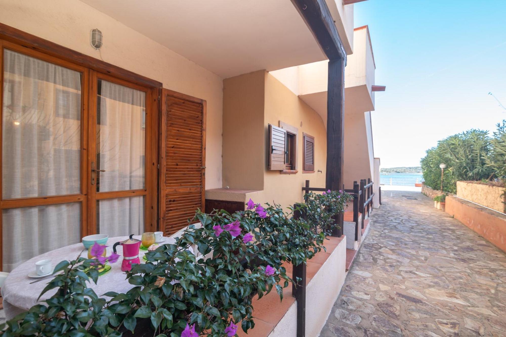 Piazzetta Trilo & Mono Porto Apartments 50Mt From The Beach - Happy Rentals Porto San Paolo  Kültér fotó